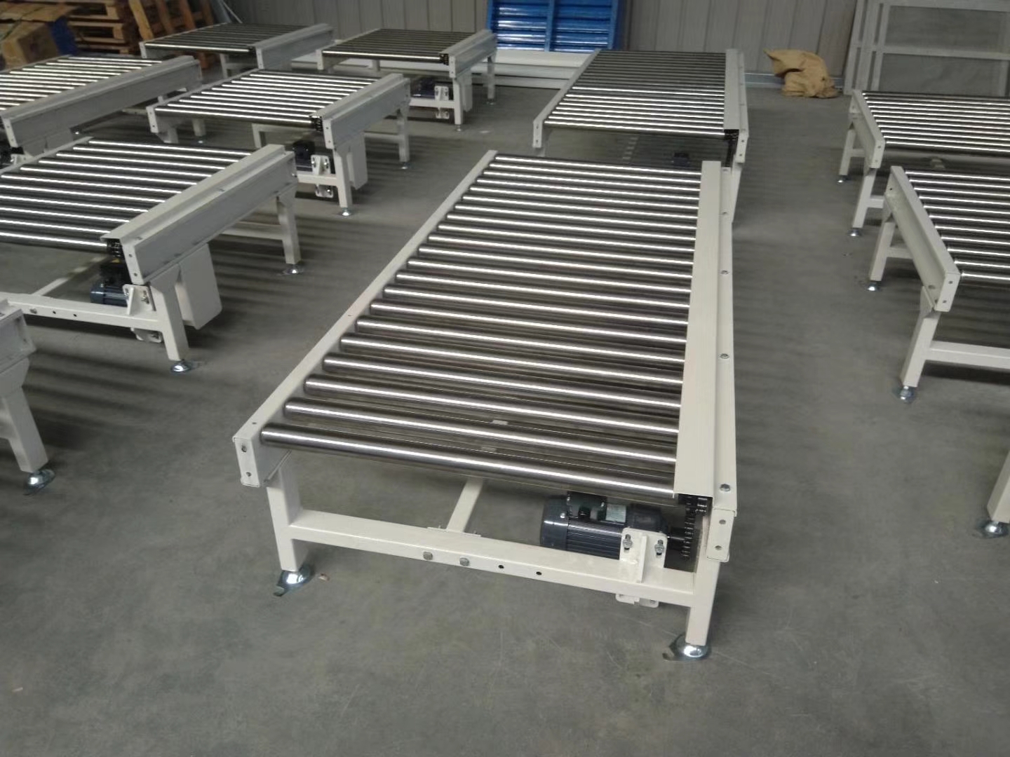 滾筒輸送機(jī)，青島樂途行工業(yè)設(shè)備有限公司